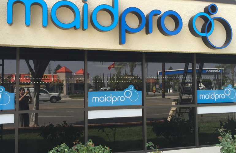 Why Professional Sign Manufacturing and Installation Is Crucial for Your Irvine Business